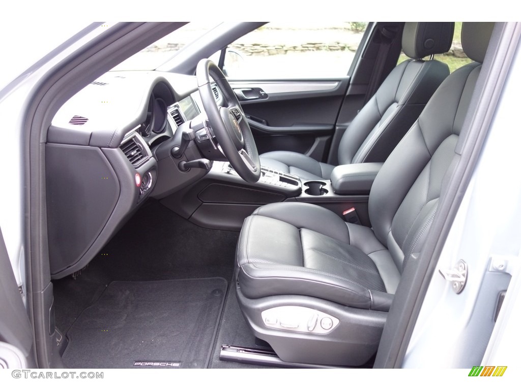 Black Interior 2017 Porsche Macan GTS Photo #118580221