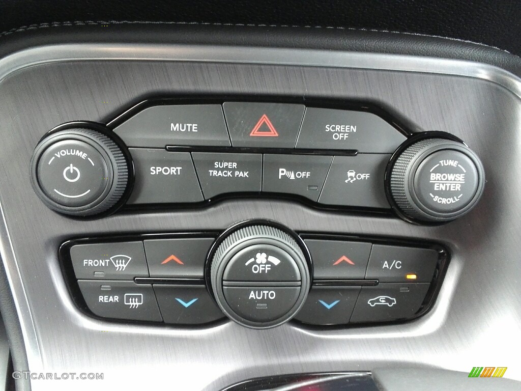 2017 Dodge Challenger R/T Scat Pack Controls Photo #118587439