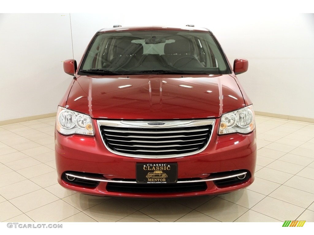 2016 Town & Country Touring - Deep Cherry Red Crystal Pearl / Black/Light Graystone photo #2