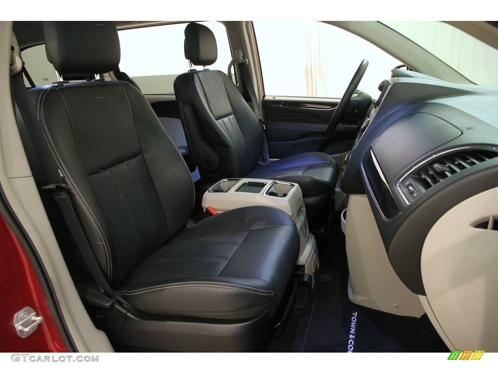 2016 Town & Country Touring - Deep Cherry Red Crystal Pearl / Black/Light Graystone photo #22