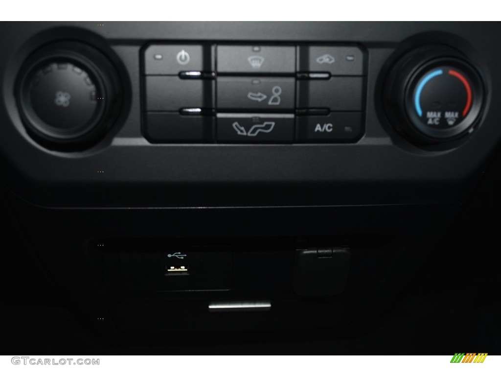 2017 F150 XL Regular Cab - Oxford White / Earth Gray photo #12