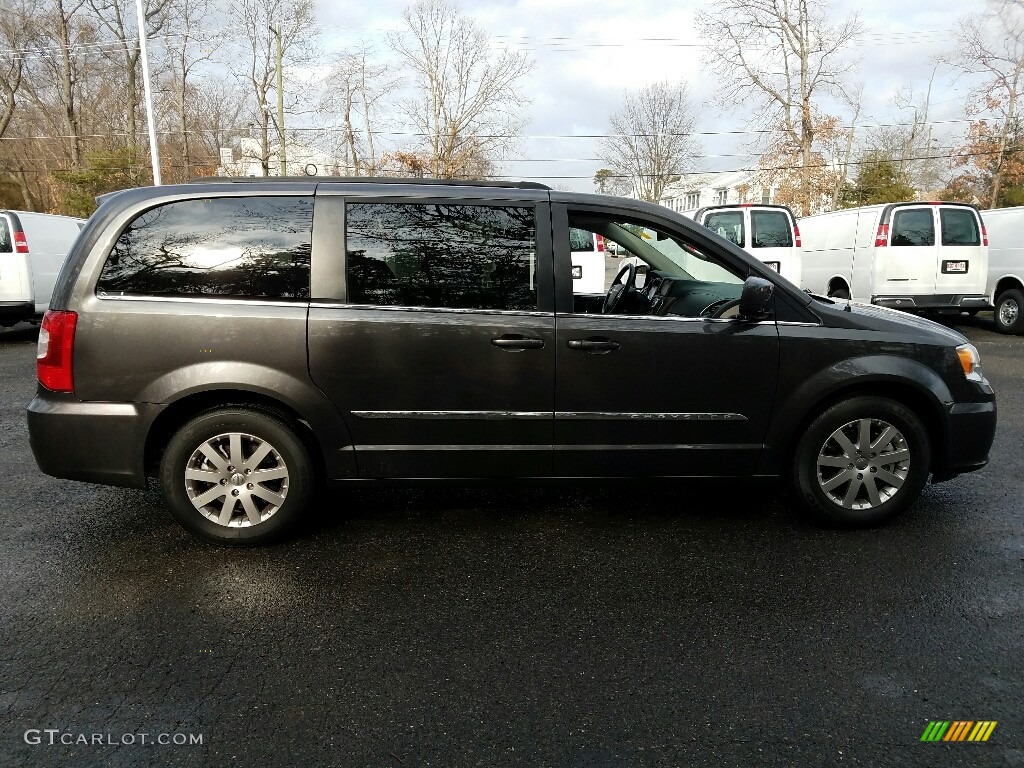 2016 Town & Country Touring - Granite Crystal Metallic / Black/Light Graystone photo #5