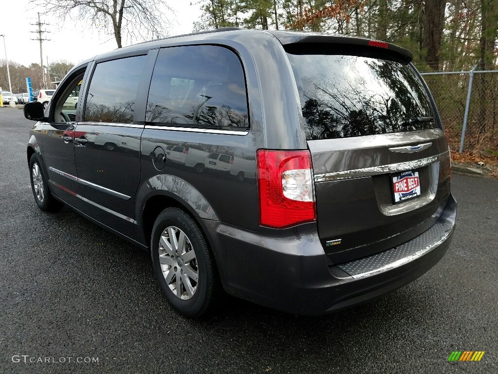 2016 Town & Country Touring - Granite Crystal Metallic / Black/Light Graystone photo #10