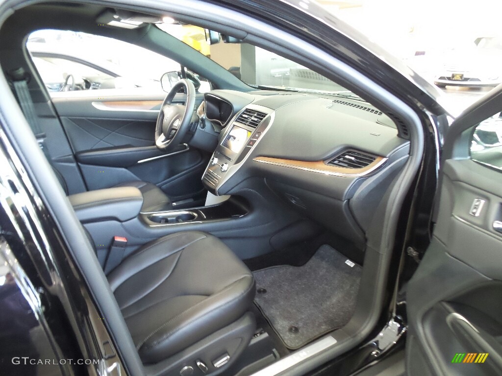 2017 Lincoln MKC Reserve AWD Dashboard Photos