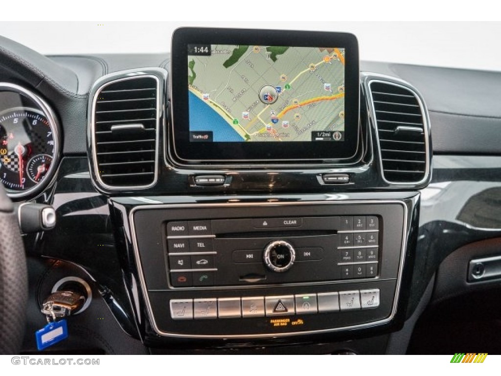2017 Mercedes-Benz GLE 43 AMG 4Matic Controls Photo #118608179