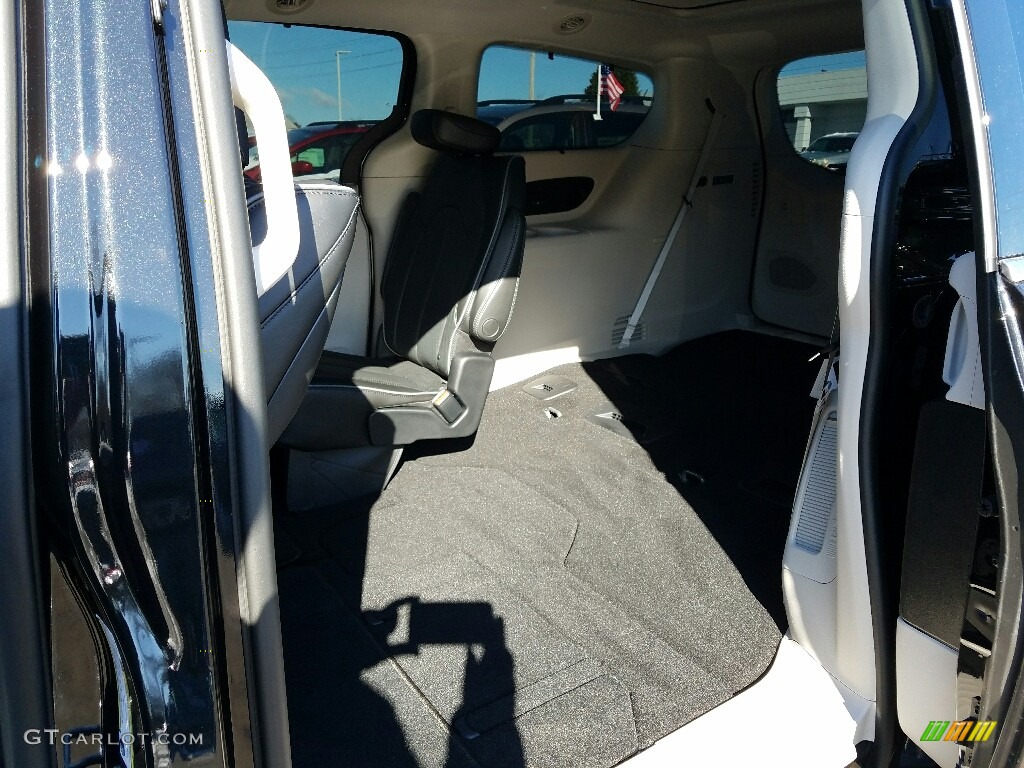 2017 Chrysler Pacifica Limited Rear Seat Photo #118608257