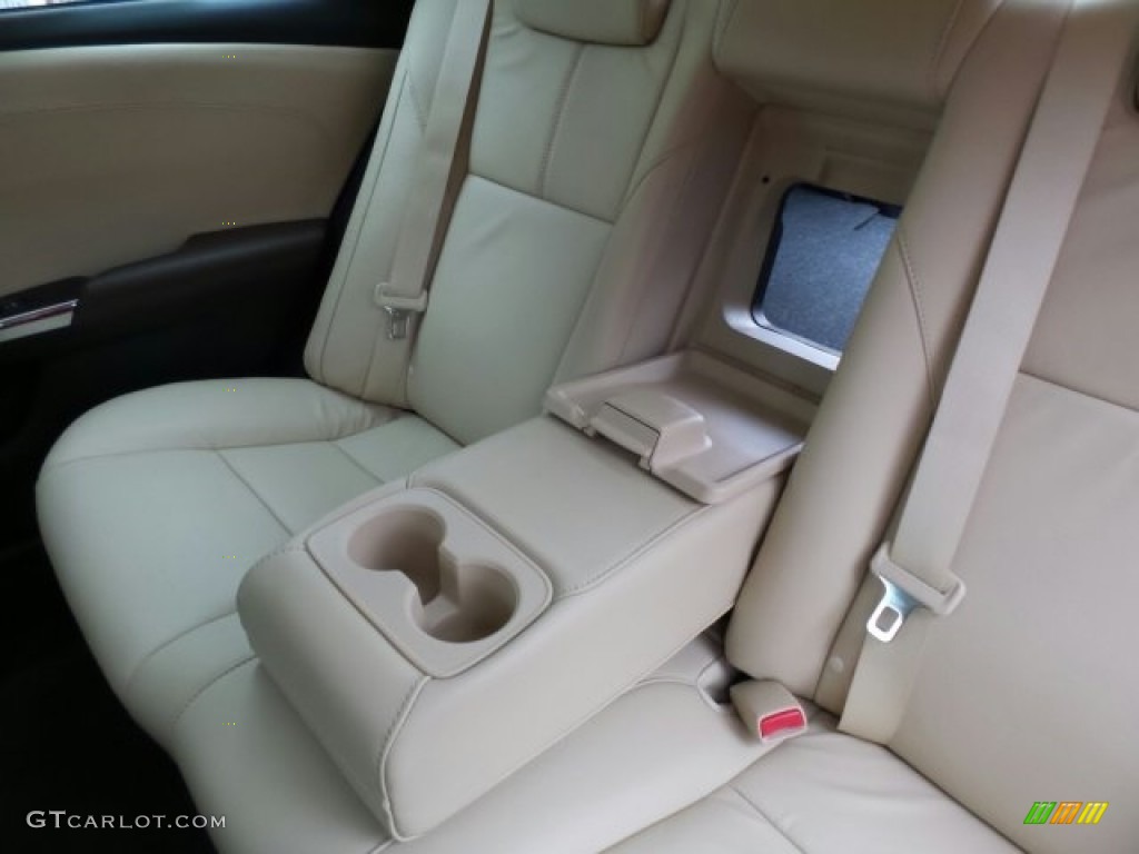 2017 Toyota Avalon XLE Premium Rear Seat Photos