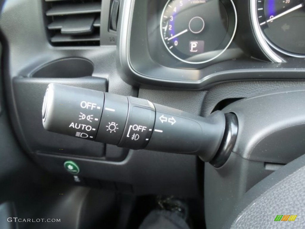2017 Honda Fit EX-L Controls Photo #118619654