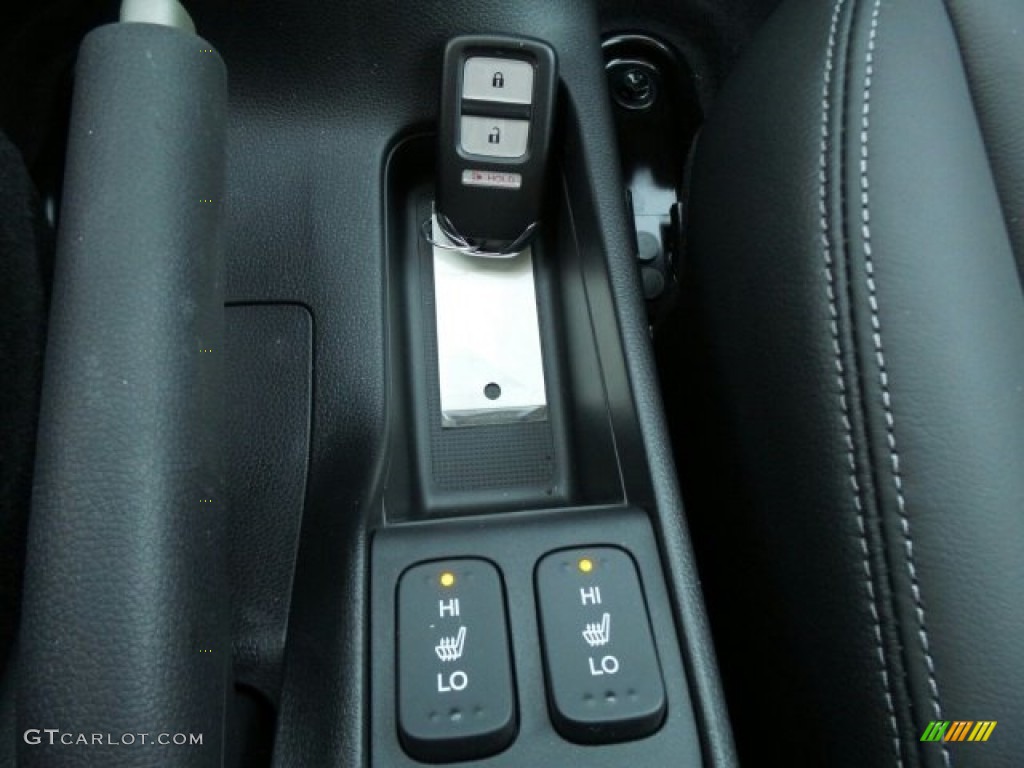 2017 Honda Fit EX-L Controls Photo #118619933
