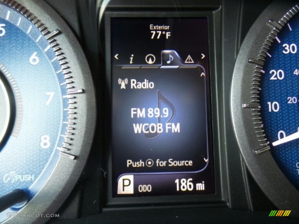 2017 Toyota Sienna XLE AWD Controls Photo #118623752