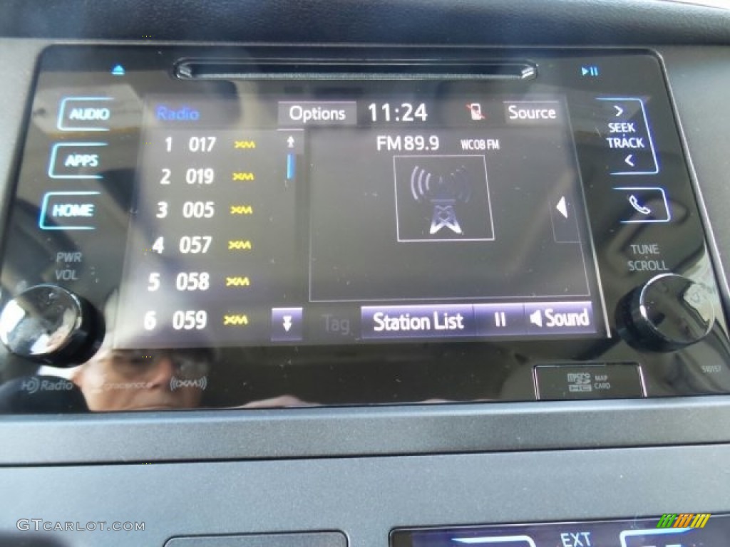 2017 Toyota Sienna XLE AWD Audio System Photo #118623908