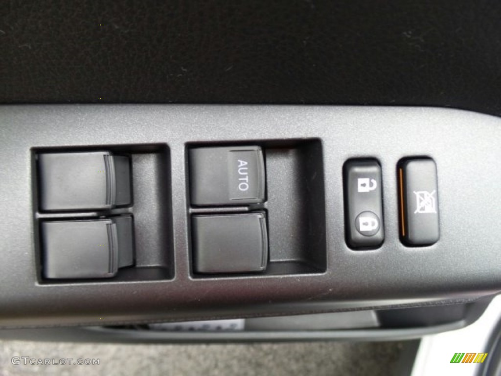 2017 Toyota RAV4 XLE AWD Hybrid Controls Photo #118623932