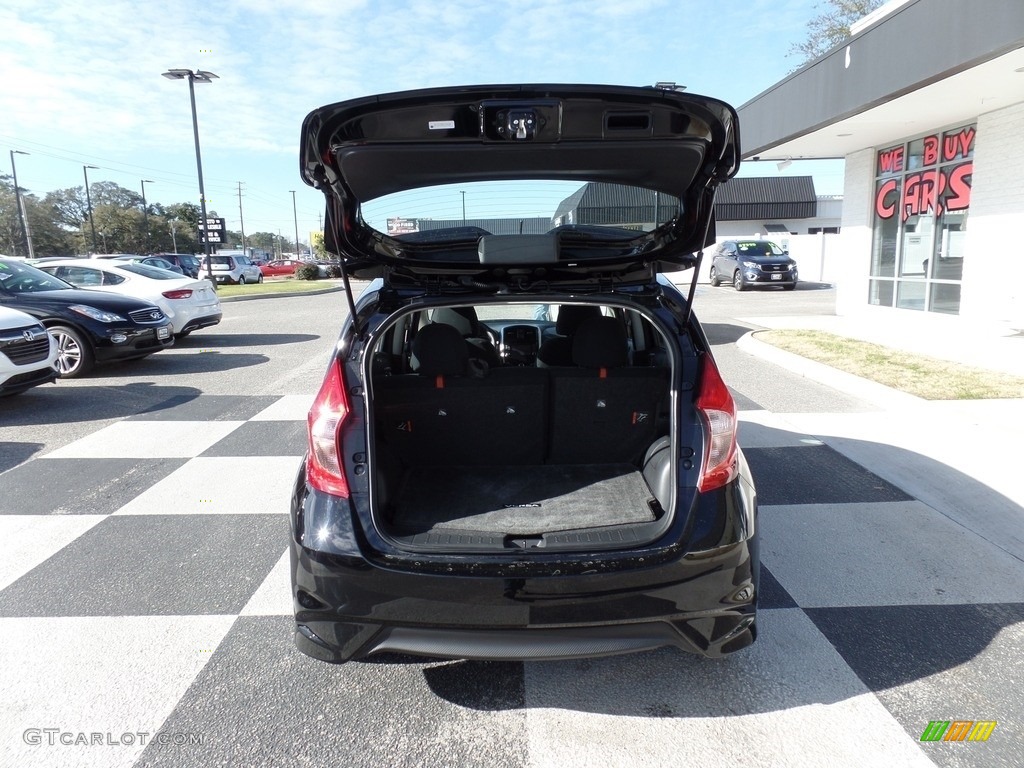 2016 Versa Note SR - Super Black / Charcoal photo #5