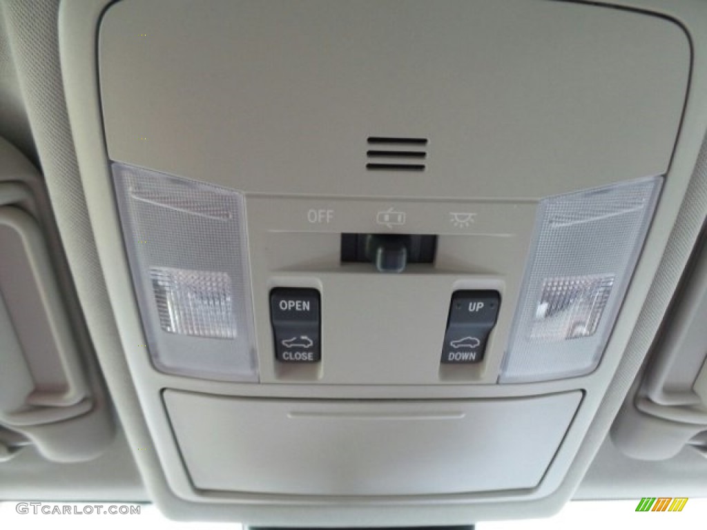 2017 Toyota RAV4 XLE AWD Hybrid Controls Photos