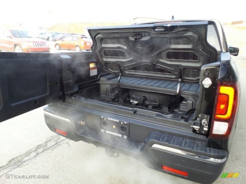 2017 Honda Ridgeline RTL-T AWD Trunk Photo #118631126