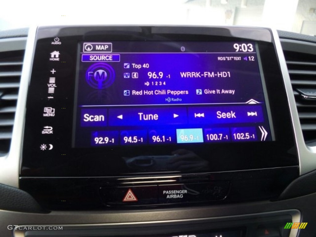 2017 Honda Ridgeline RTL-T AWD Audio System Photo #118631463