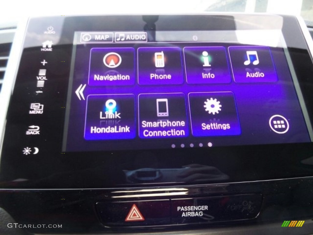 2017 Honda Ridgeline RTL-T AWD Controls Photo #118631486