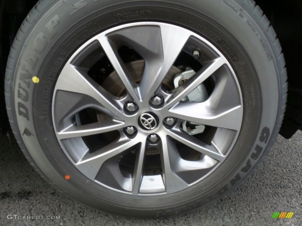 2017 Toyota RAV4 XLE AWD Hybrid Wheel Photos
