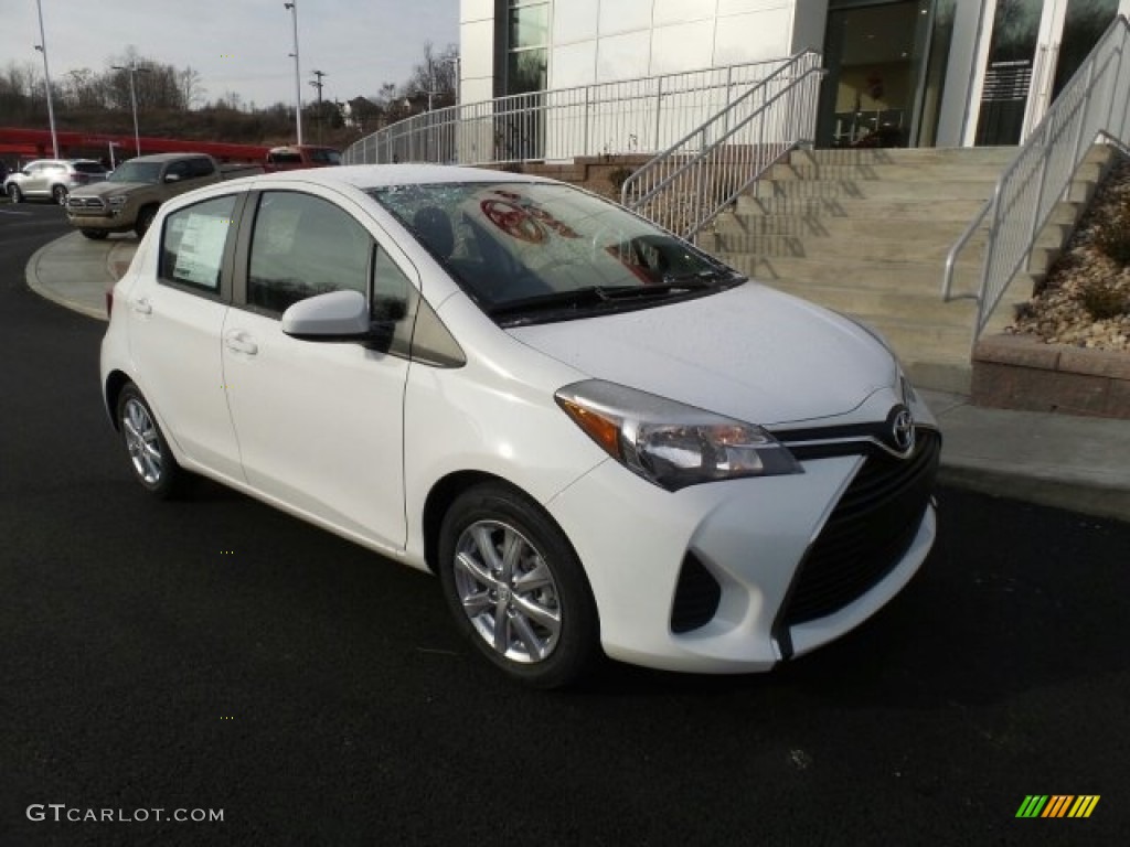 2017 Yaris 5-Door LE - Super White / Black photo #1