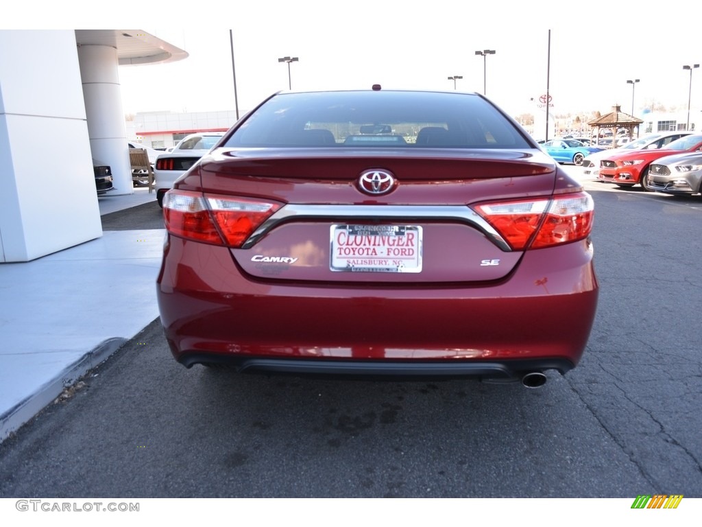 2015 Camry SE - Ruby Flare Pearl / Black photo #4