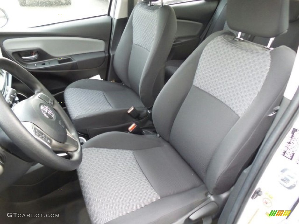 Black Interior 2017 Toyota Yaris 5-Door LE Photo #118642040