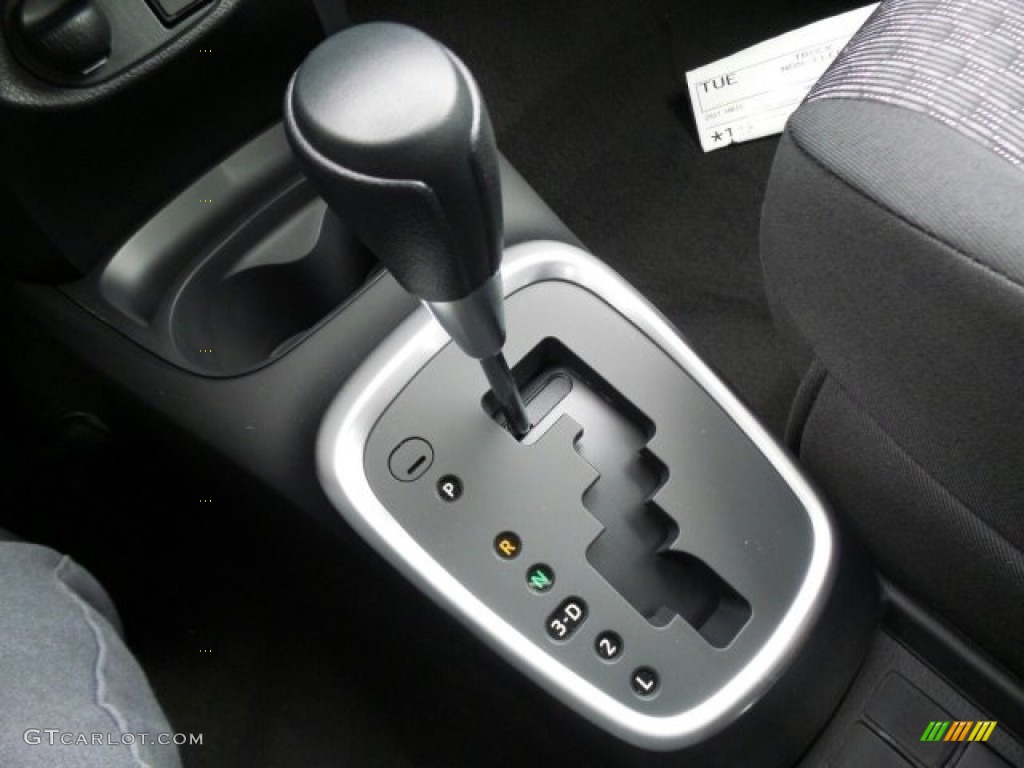 2017 Toyota Yaris 5-Door LE Transmission Photos