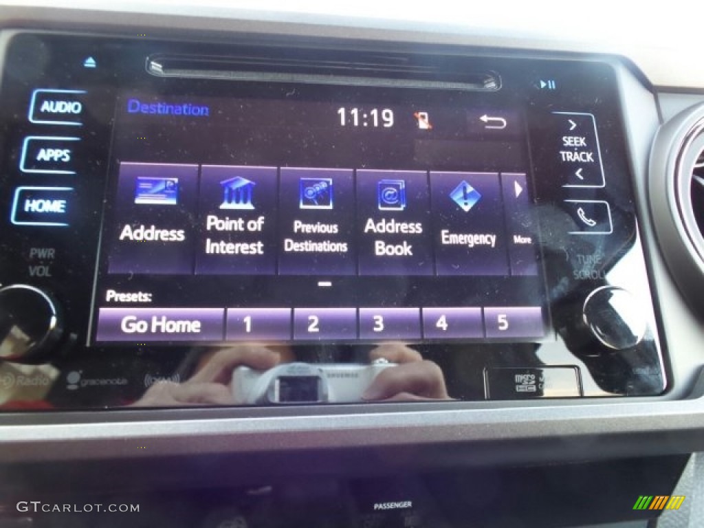 2017 Toyota Tacoma TRD Sport Double Cab 4x4 Controls Photo #118643204