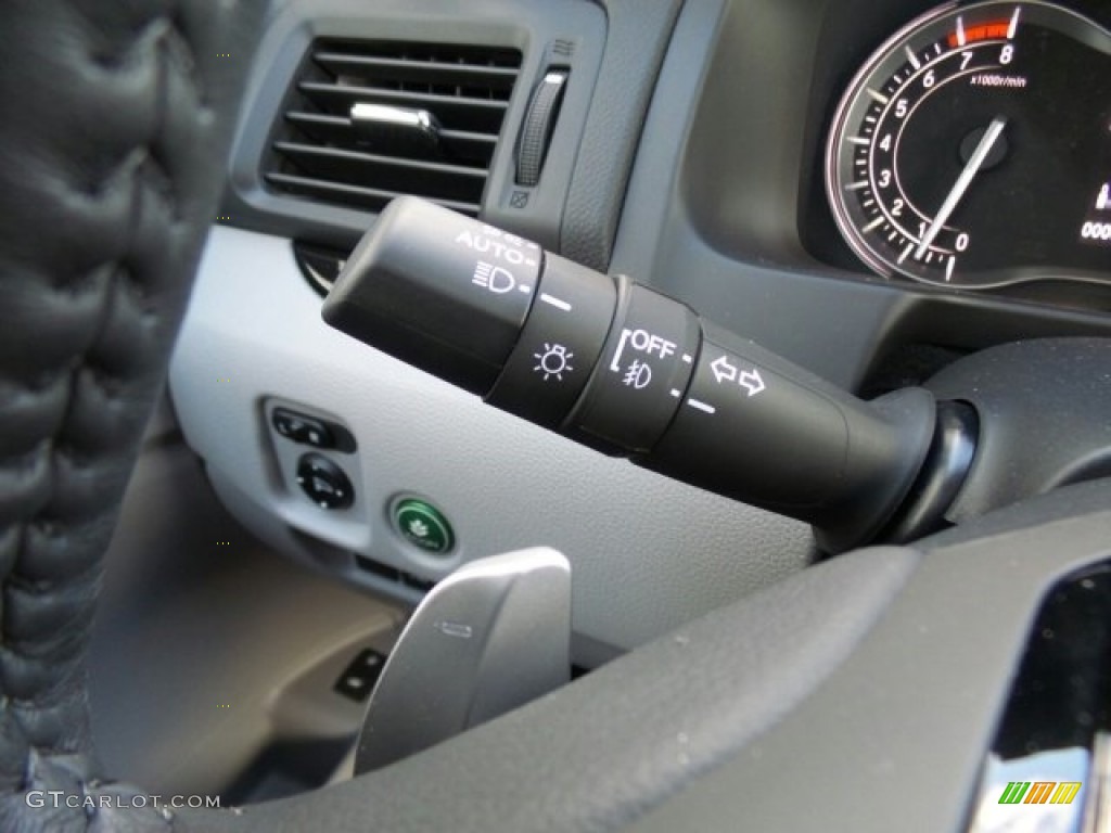 2017 Honda Pilot Elite AWD Controls Photo #118645472