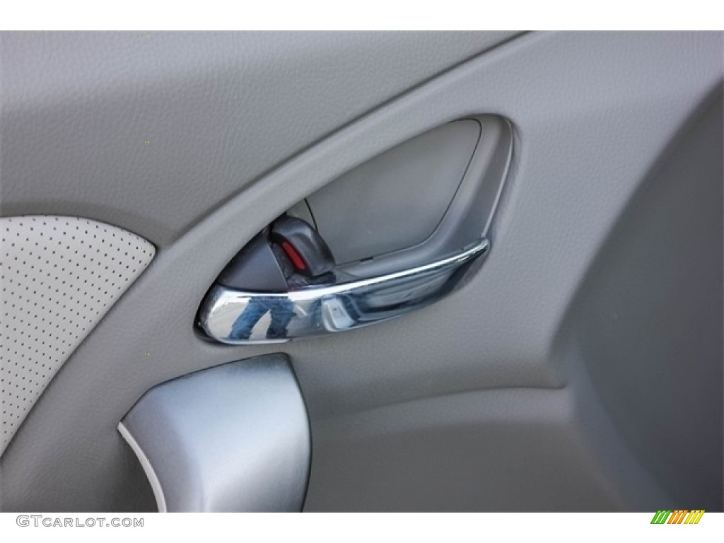 2010 RDX SH-AWD - Palladium Silver Metallic / Taupe photo #15