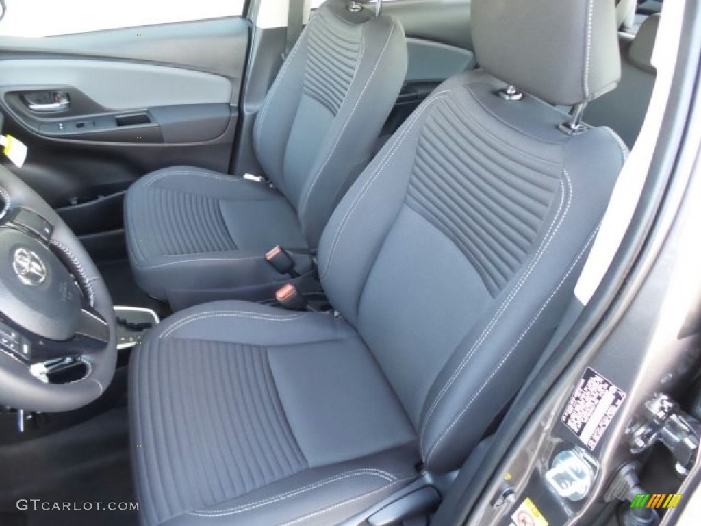 2017 Toyota Yaris 5-Door SE Interior Color Photos