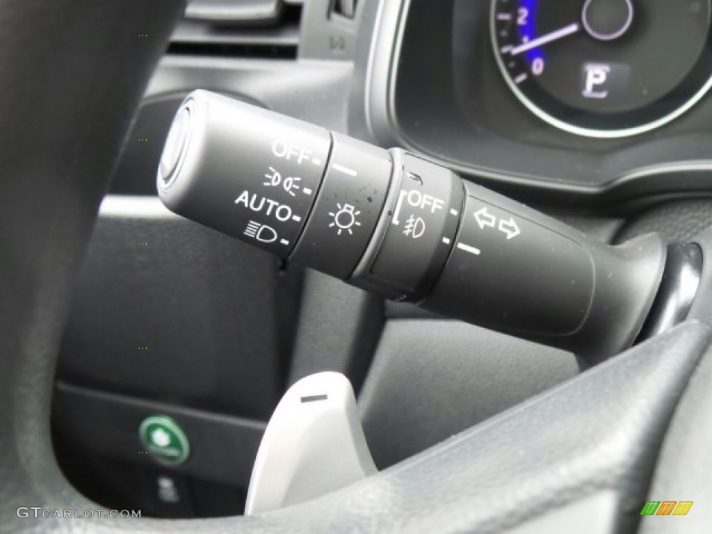 2017 Honda Fit EX Controls Photo #118648004