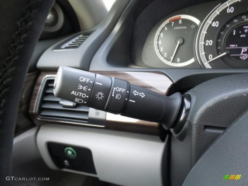 2017 Honda Accord EX-L Sedan Controls Photo #118653164