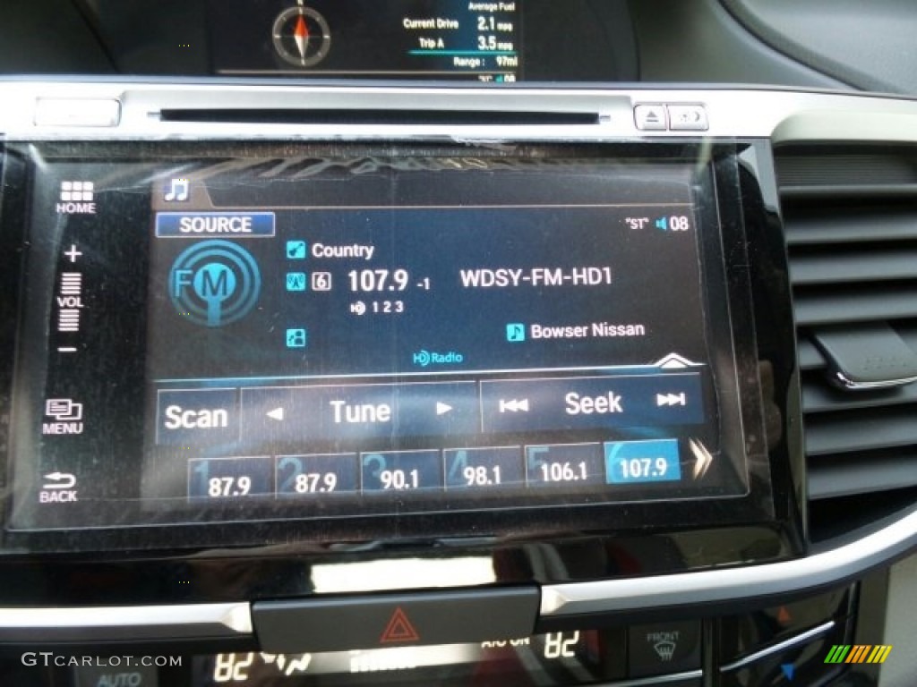 2017 Honda Accord EX-L Sedan Audio System Photos