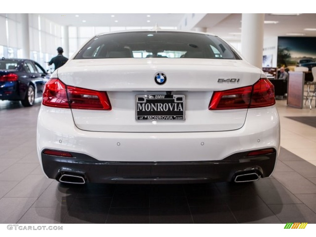 2017 5 Series 540i Sedan - Alpine White / Black photo #4