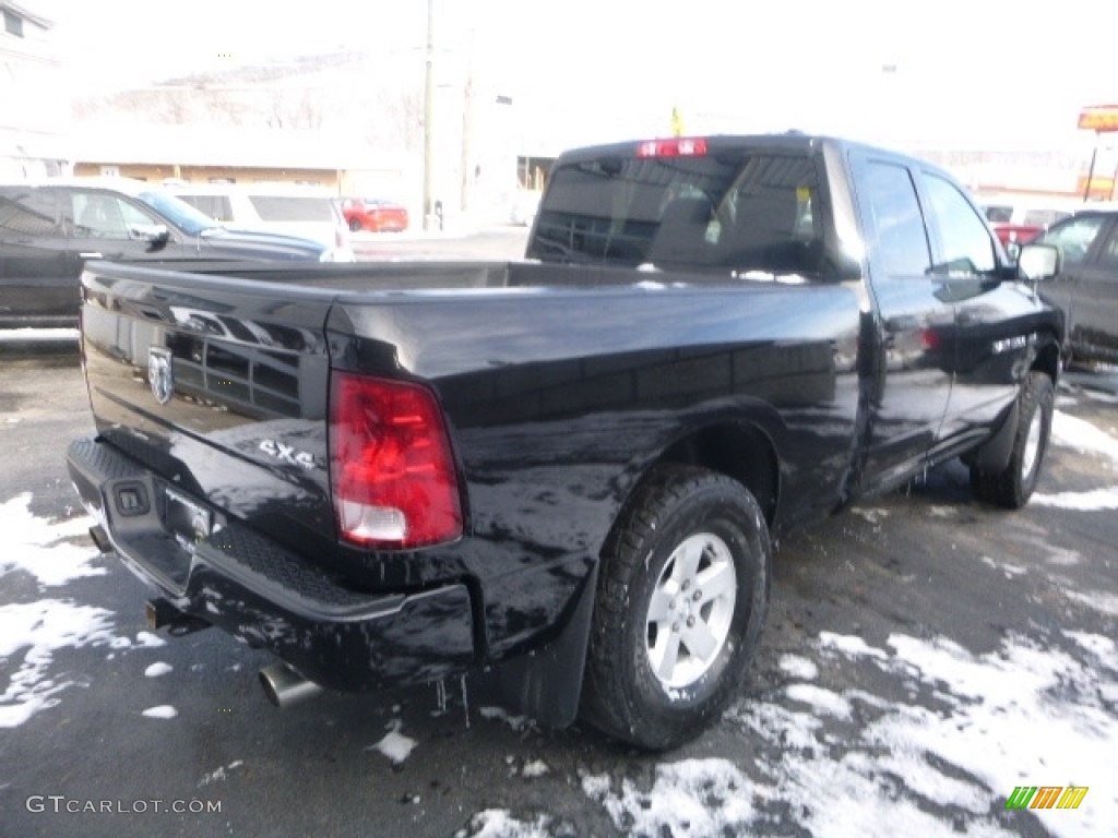 2012 Ram 1500 ST Quad Cab 4x4 - Black / Dark Slate Gray/Medium Graystone photo #6