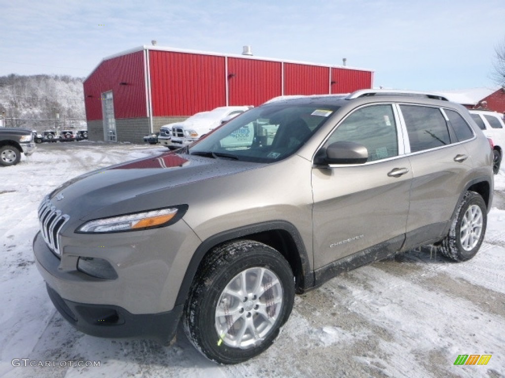 2017 Cherokee Latitude 4x4 - Light Brownstone Pearl / Black photo #1