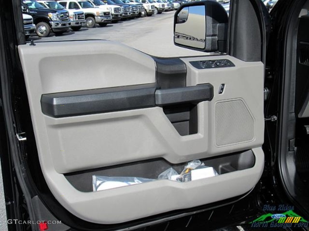 2017 F150 XL SuperCab 4x4 - Shadow Black / Earth Gray photo #25