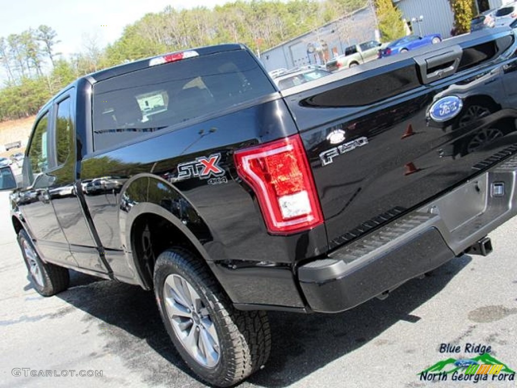 2017 F150 XL SuperCab 4x4 - Shadow Black / Earth Gray photo #31