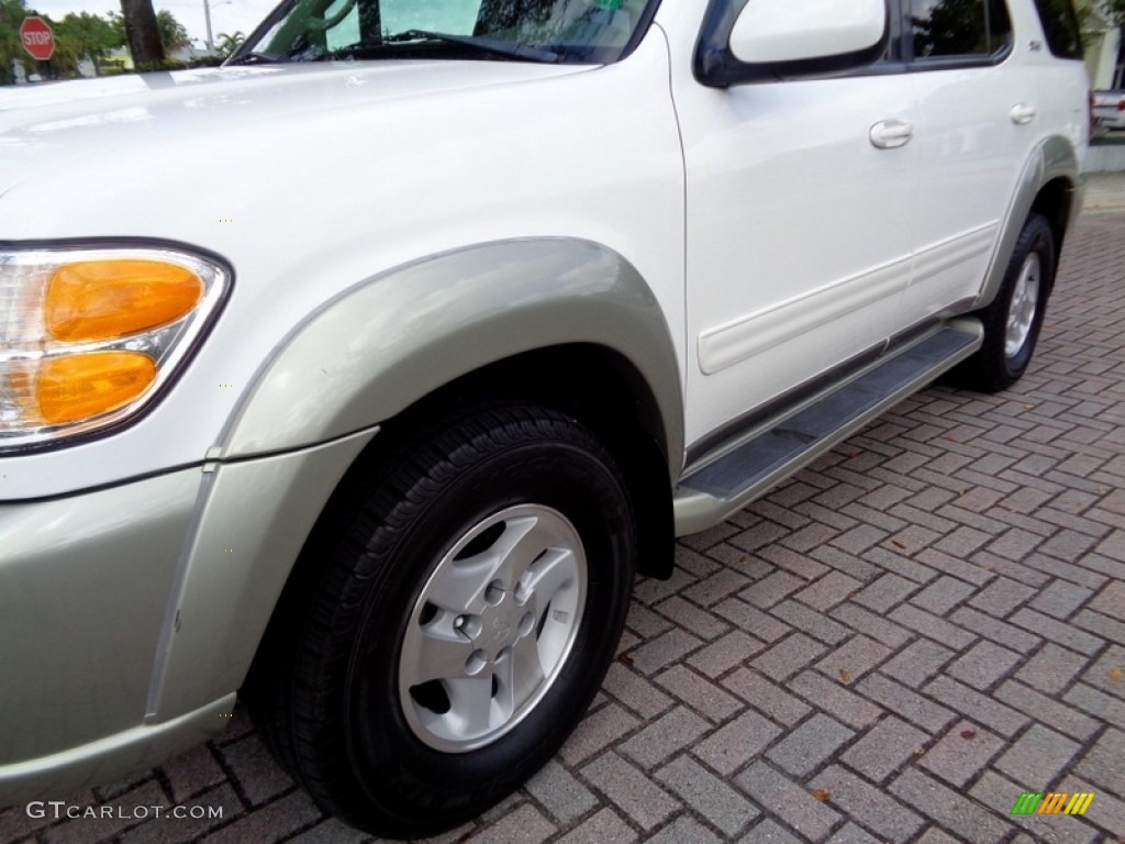 2004 Sequoia SR5 - Natural White / Charcoal photo #18