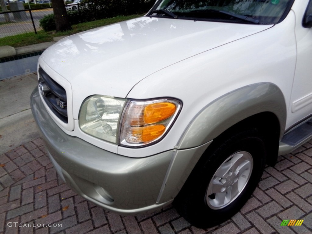 2004 Sequoia SR5 - Natural White / Charcoal photo #22