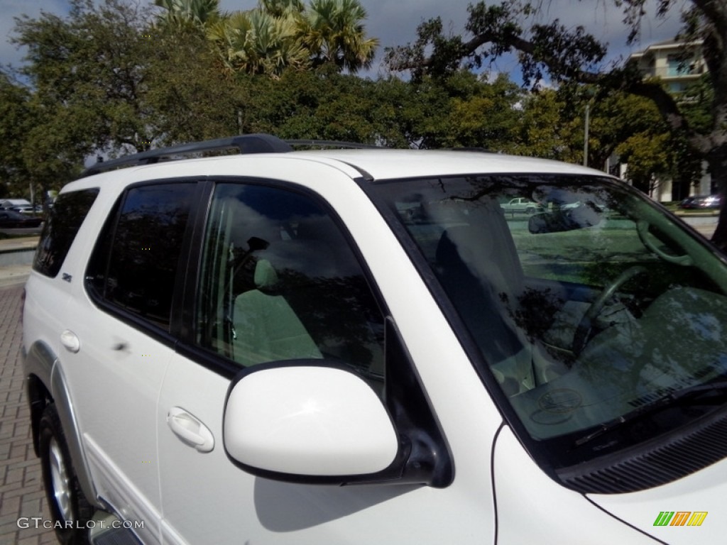 2004 Sequoia SR5 - Natural White / Charcoal photo #29