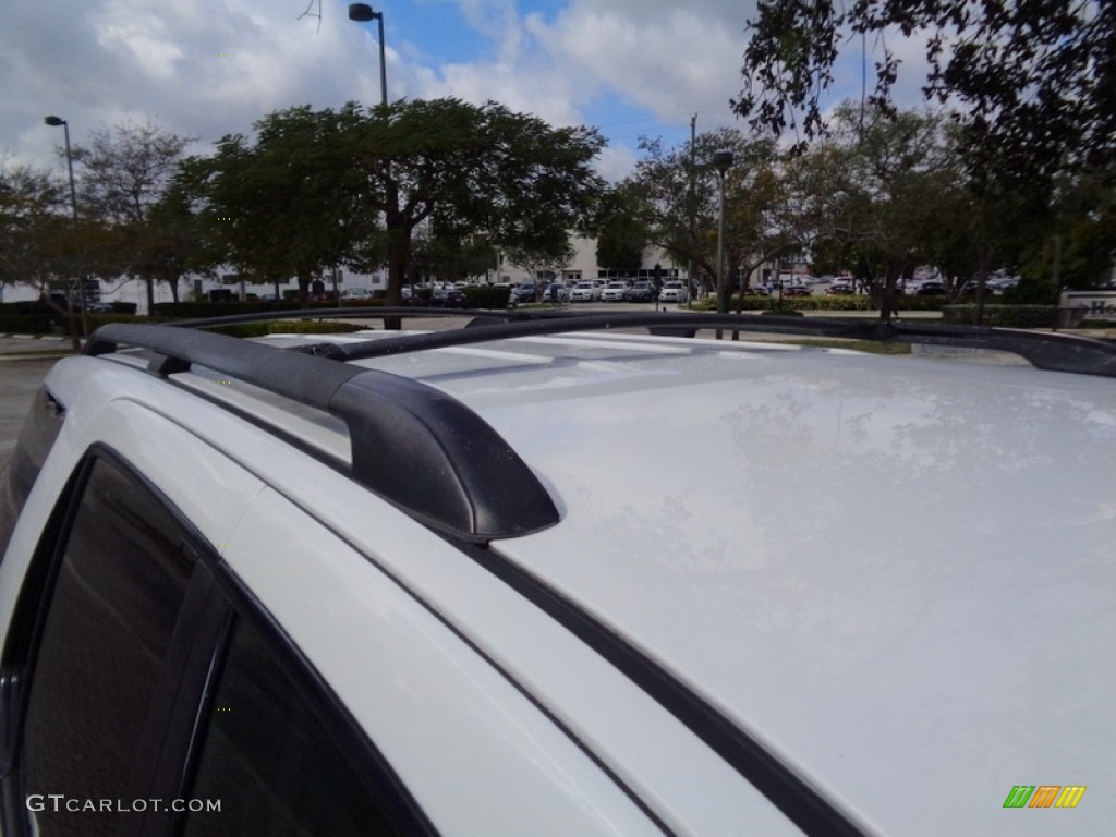 2004 Sequoia SR5 - Natural White / Charcoal photo #41