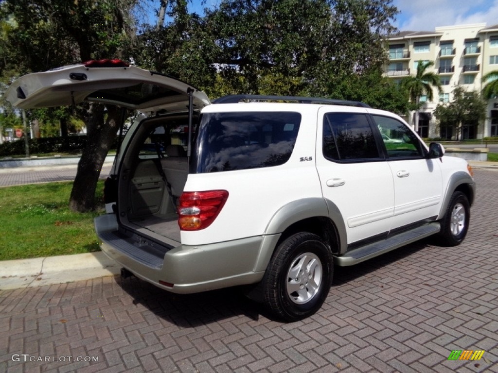 2004 Sequoia SR5 - Natural White / Charcoal photo #46