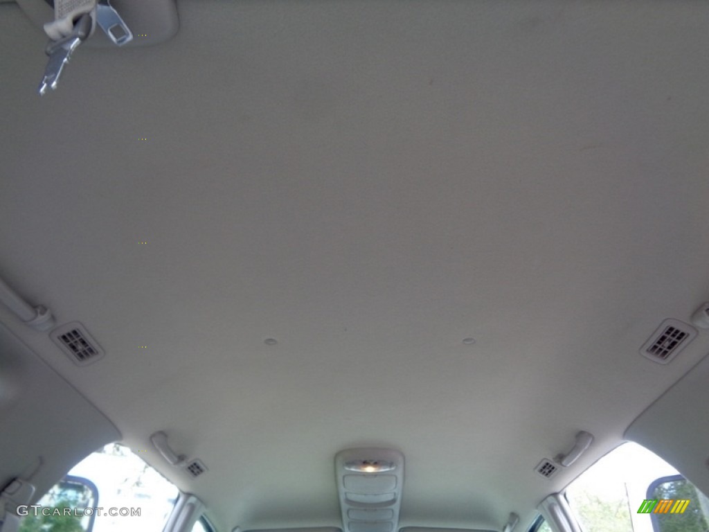 2004 Sequoia SR5 - Natural White / Charcoal photo #52