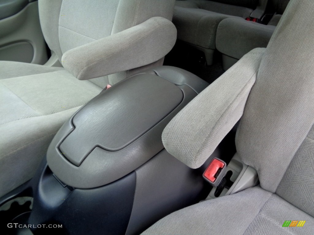 2004 Sequoia SR5 - Natural White / Charcoal photo #76