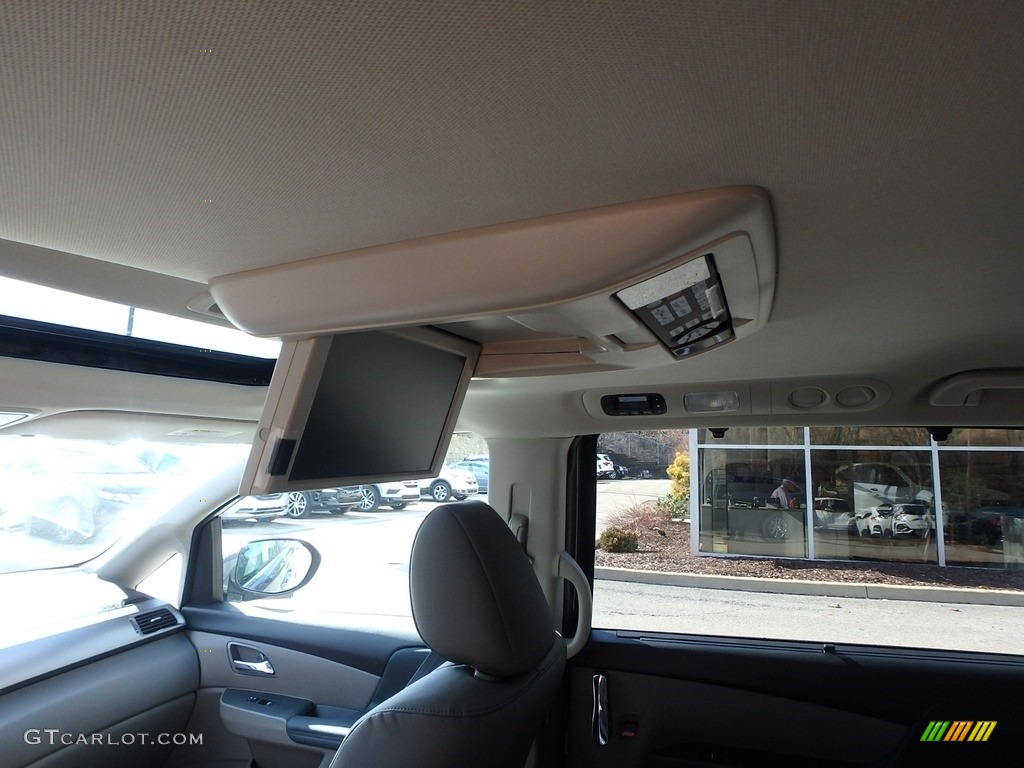 2017 Honda Odyssey EX-L Entertainment System Photo #118668551