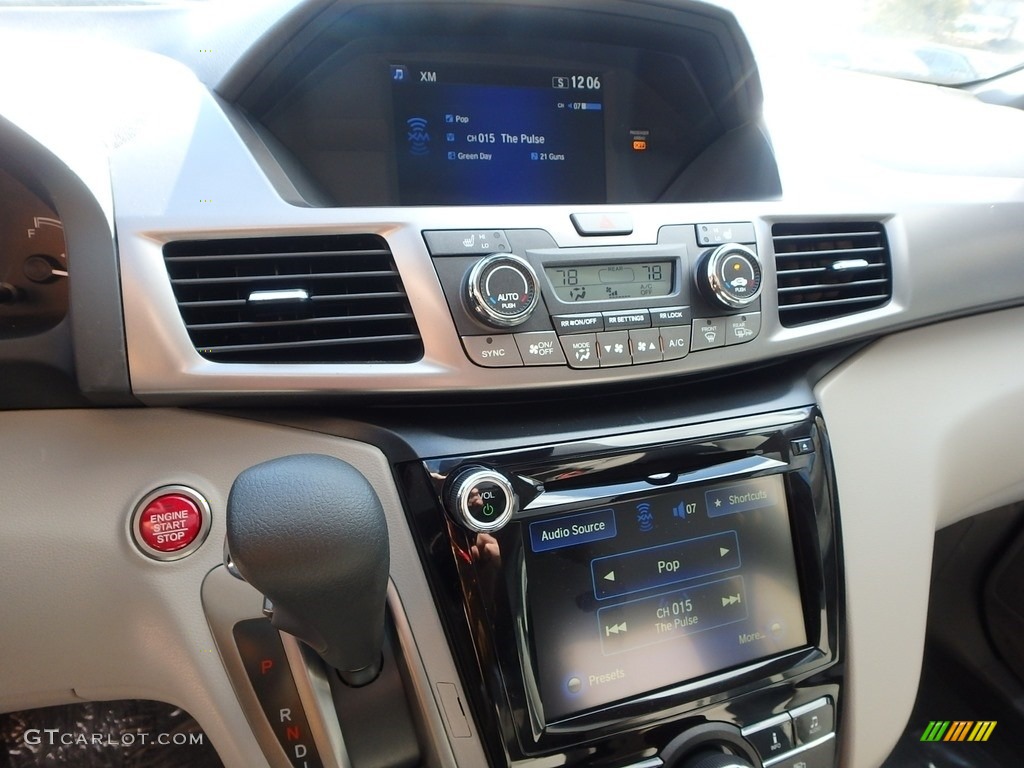 2017 Honda Odyssey EX-L Controls Photo #118669005