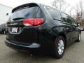 Brilliant Black Crystal Pearl - Pacifica Touring Photo No. 7