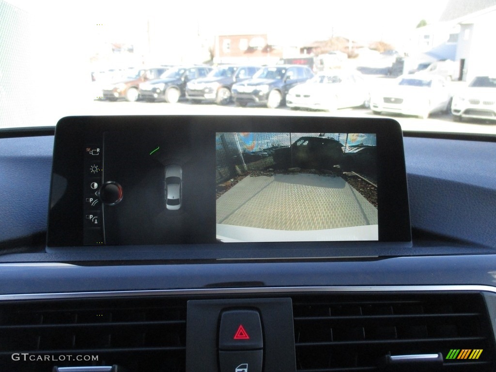 2017 3 Series 330i xDrive Sedan - Glacier Silver Metallic / Black photo #18