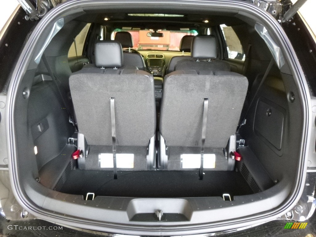 2017 Explorer XLT 4WD - Shadow Black / Ebony Black photo #3